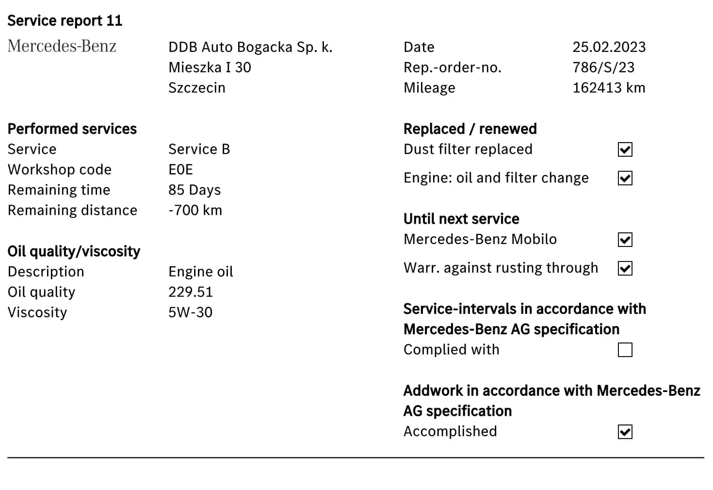 A single Mercedes service record showing the workshop, date, order number and mileage, service type B, oil specification 229.51 5W-30, dust filter and oil change ticked, and the service interval compliance box left unticked.